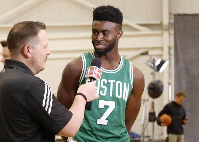 [台球]吴宜泽战胜希金斯 夺得个人首个排名赛冠军