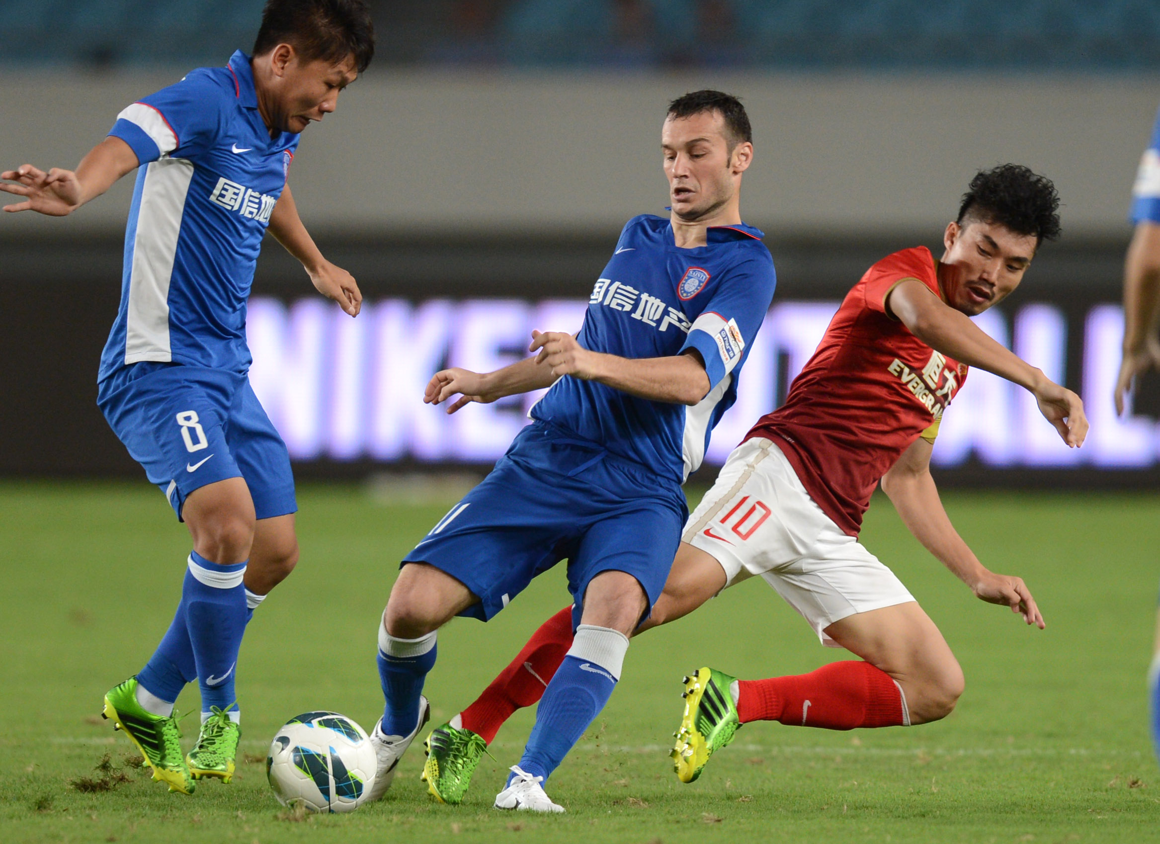 篮球火箭头号得分手连续两场低迷