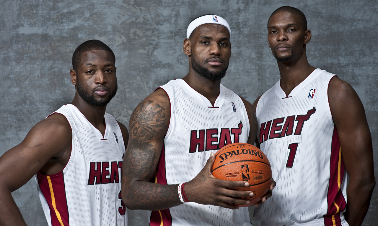 组图：NBA极限小打大！老六与马威挥拳互殴 双双被驱逐