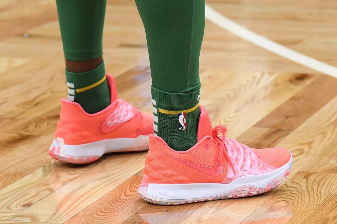 韩国球星李政厚以 6 年 1.13 亿美元加盟旧金山巨人，绰号“风之孙”登陆北美