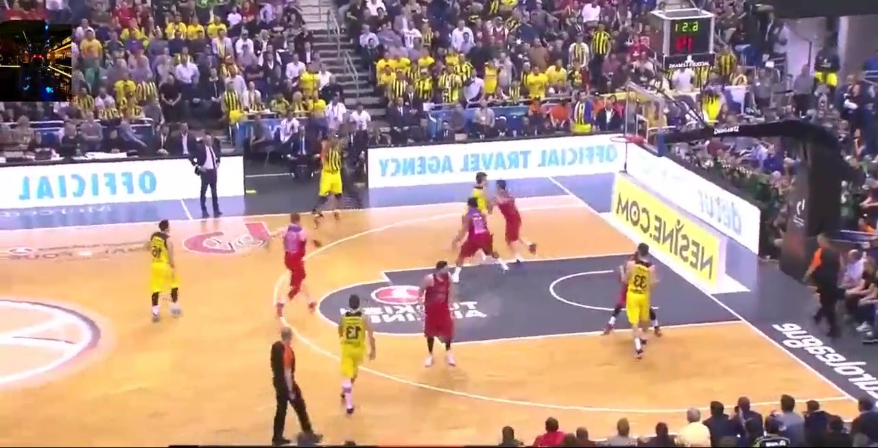 CBA｜周琦再度伤到眼睛 17日去医院检查