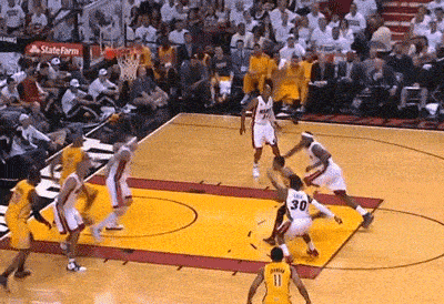 欧冠进球榜更新：莱万连续破门,