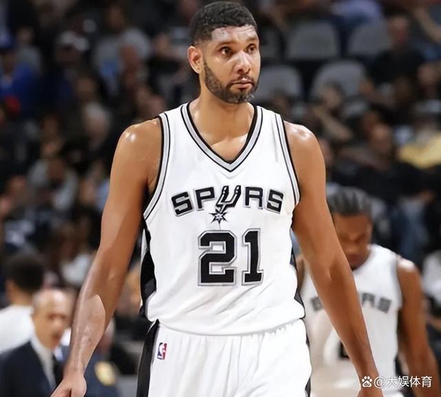 福布斯25年NBA球员收入排名！三人破亿，库里打破詹姆斯统治登顶