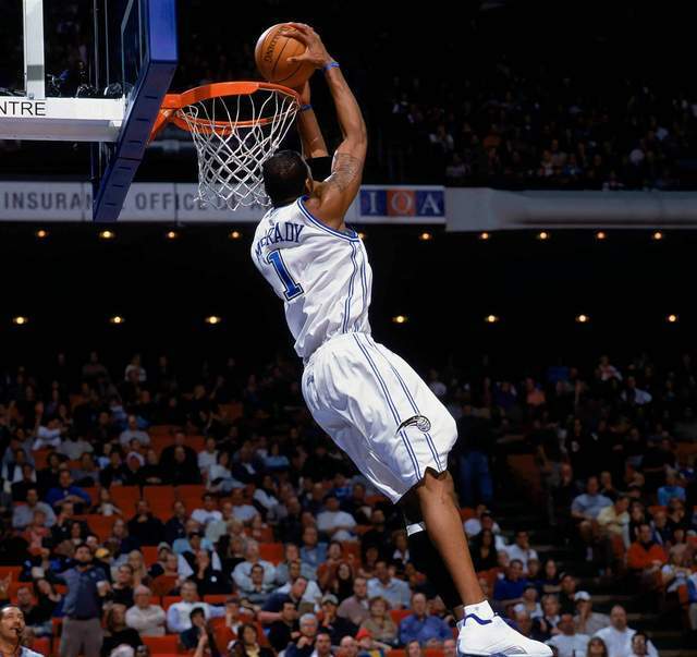 足球报：国安亚冠出局后，有球迷退了足协杯决赛的门票与酒店